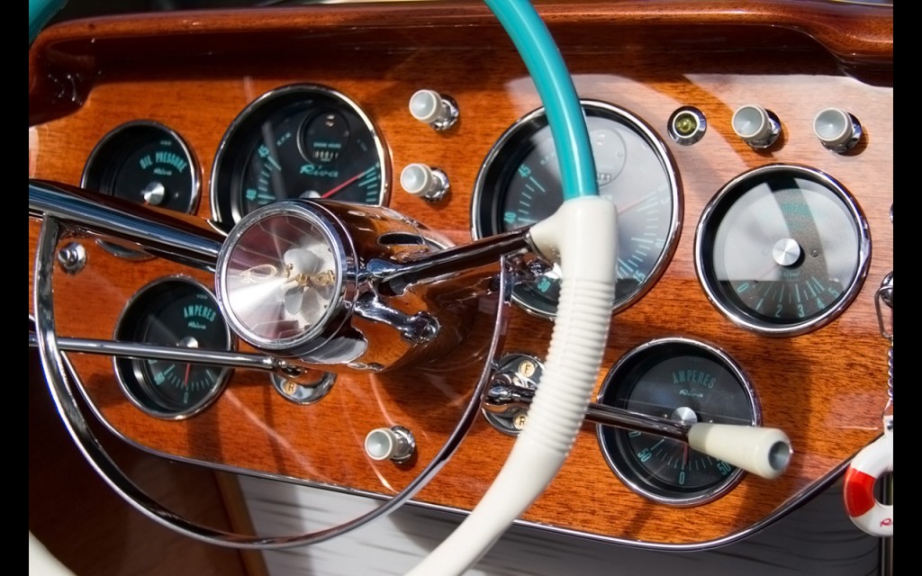 1968-riva-aquarama-lamborghini-interior-1-1280x800