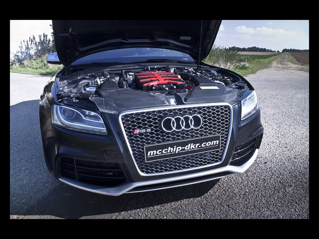 2013-mcchip-dkr-audi-rs5-mc5xx-details-engine-bay-1-1024x768