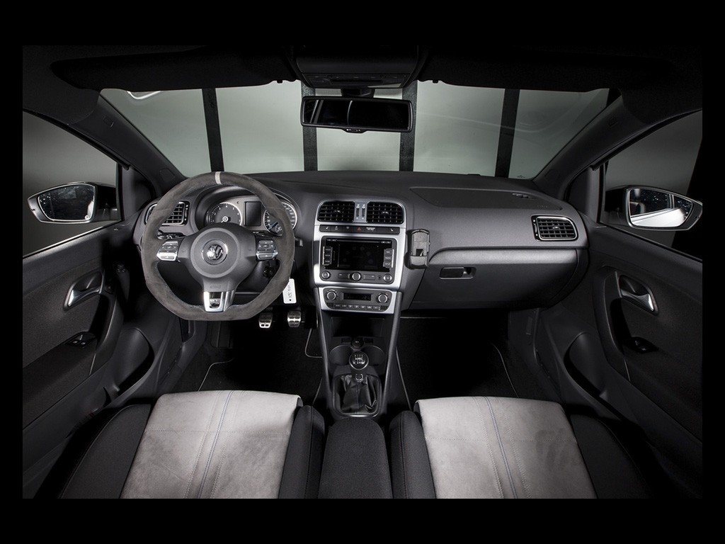 2013-abt-volkswagen-polo-r-wrc-interior-1-1024x768