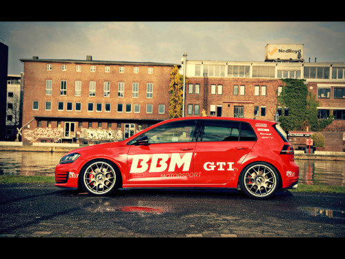 2014-BBM-Motorsport-Volkswagen-Golf-VII-GTI-Static-4-1024x768