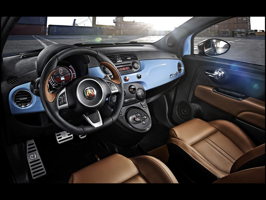 2014-Abarth-595-Interior-2-1024x768