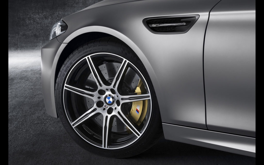 2014-BMW-30-Jahre-M5-Details-3-1680x1050