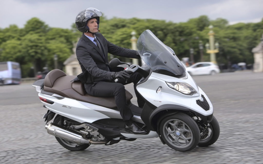 2014-piaggio-mp3-500-motion-1-1680x1050