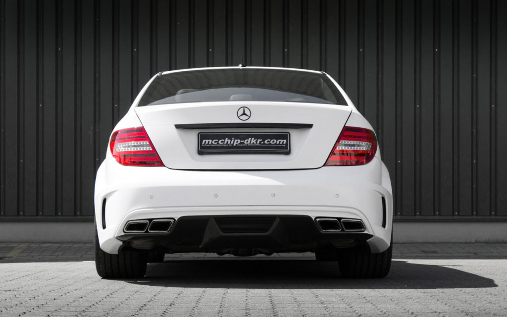 2014-mcchip-dkr-mercedes-benz-c-63-amg-mc8xx-static-2-1680x1050