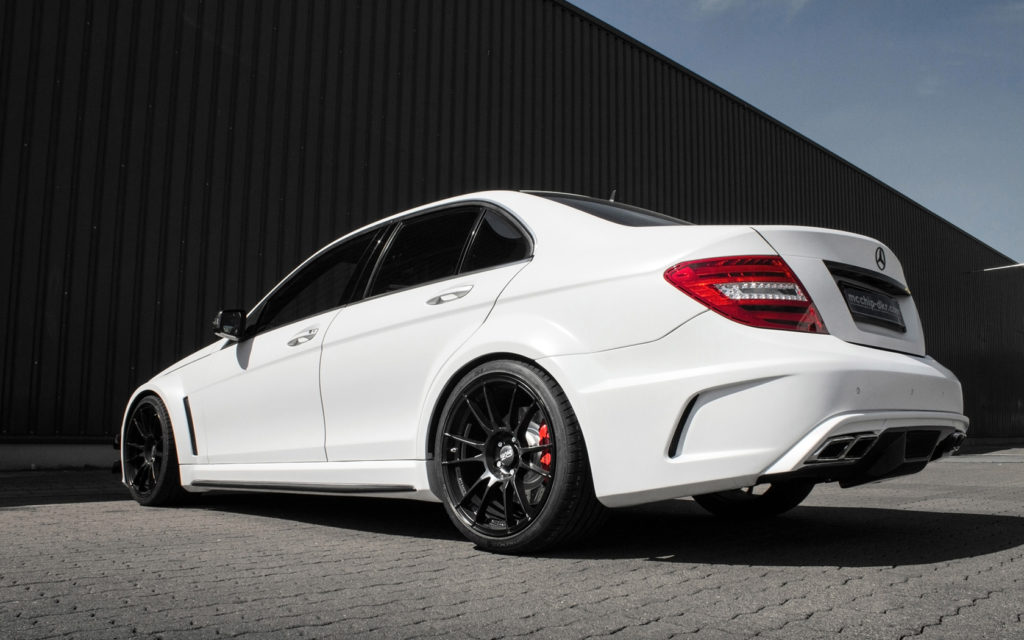 2014-mcchip-dkr-mercedes-benz-c-63-amg-mc8xx-static-3-1680x1050