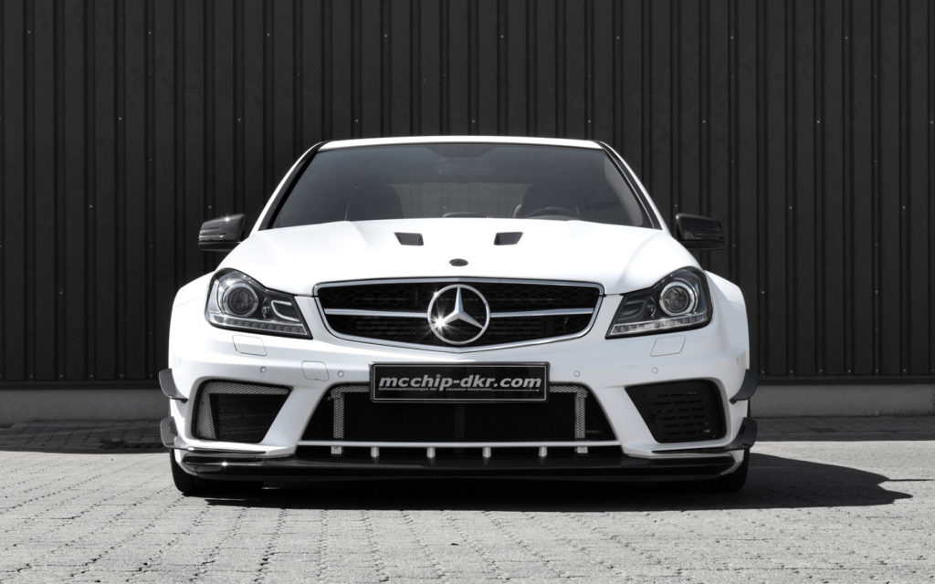 2014-mcchip-dkr-mercedes-benz-c-63-amg-mc8xx-static-4-1680x1050