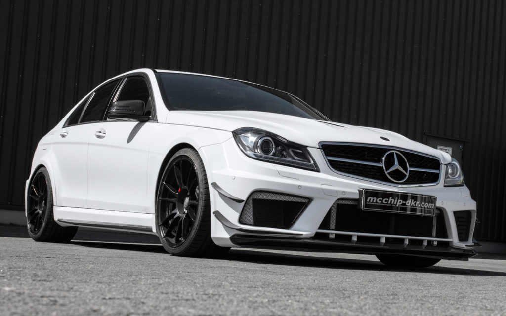 2014-mcchip-dkr-mercedes-benz-c-63-amg-mc8xx-static-5-1680x1050