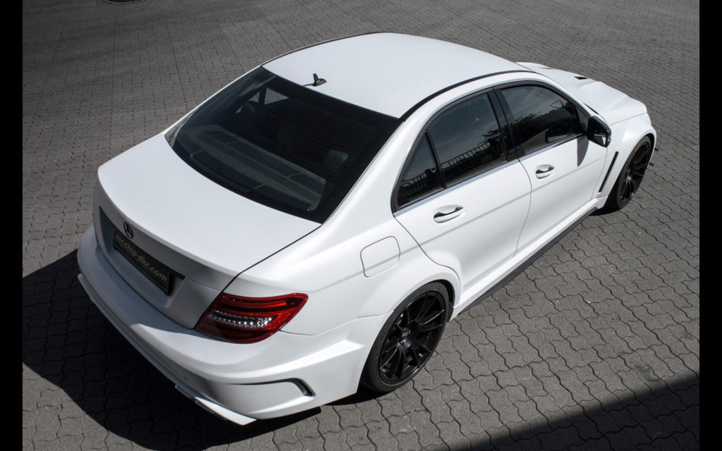 2014-mcchip-dkr-mercedes-benz-c-63-amg-mc8xx-static-7-1680x1050