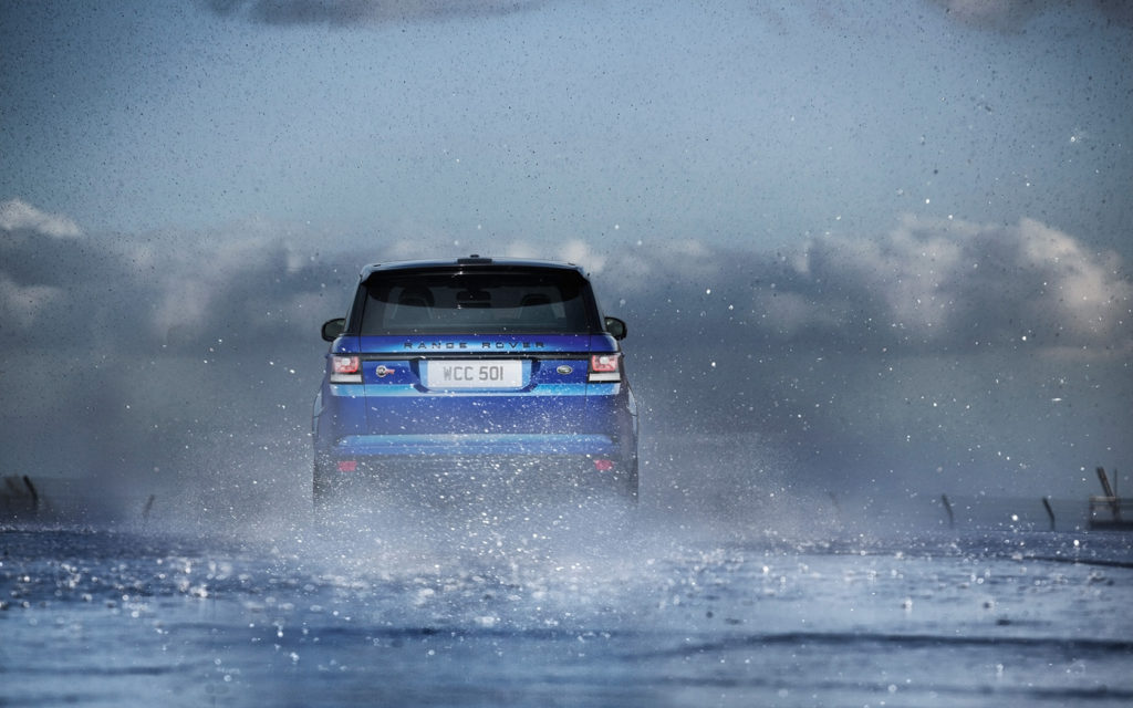 2015-land-rover-range-rover-sport-svr-motion-1-1680x1050