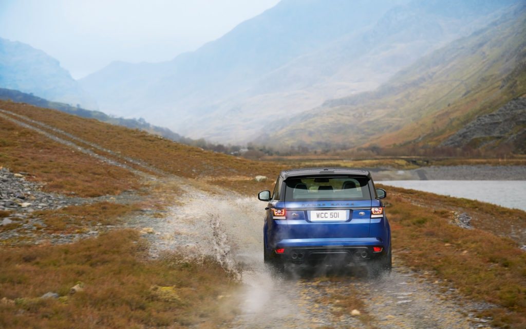 2015-land-rover-range-rover-sport-svr-motion-11-1680x1050