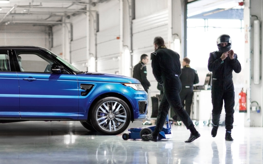 2015-land-rover-range-rover-sport-svr-static-10-1680x1050