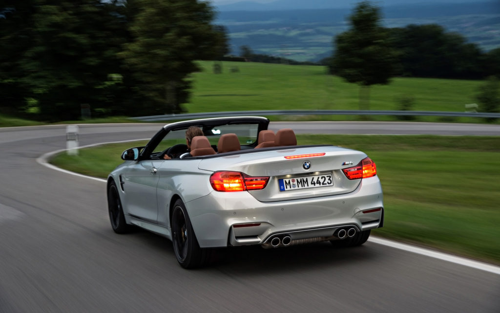 2015-BMW-M4-Convertible-Motion-45-1680x1050