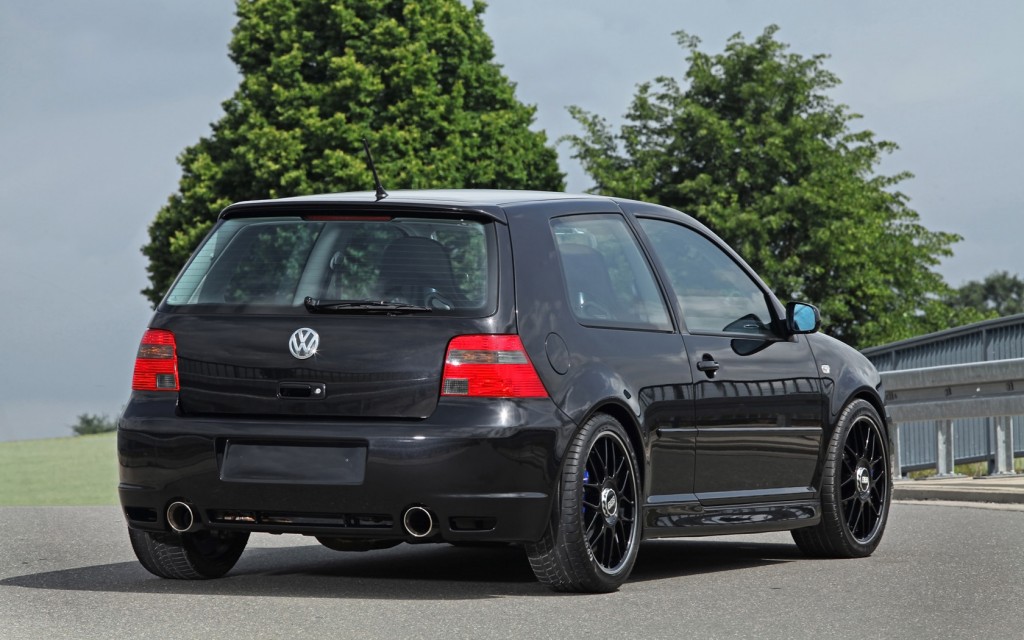 2014-HPerformance-Volkswagen-Golf-IV-R32-Static-6-1680x1050