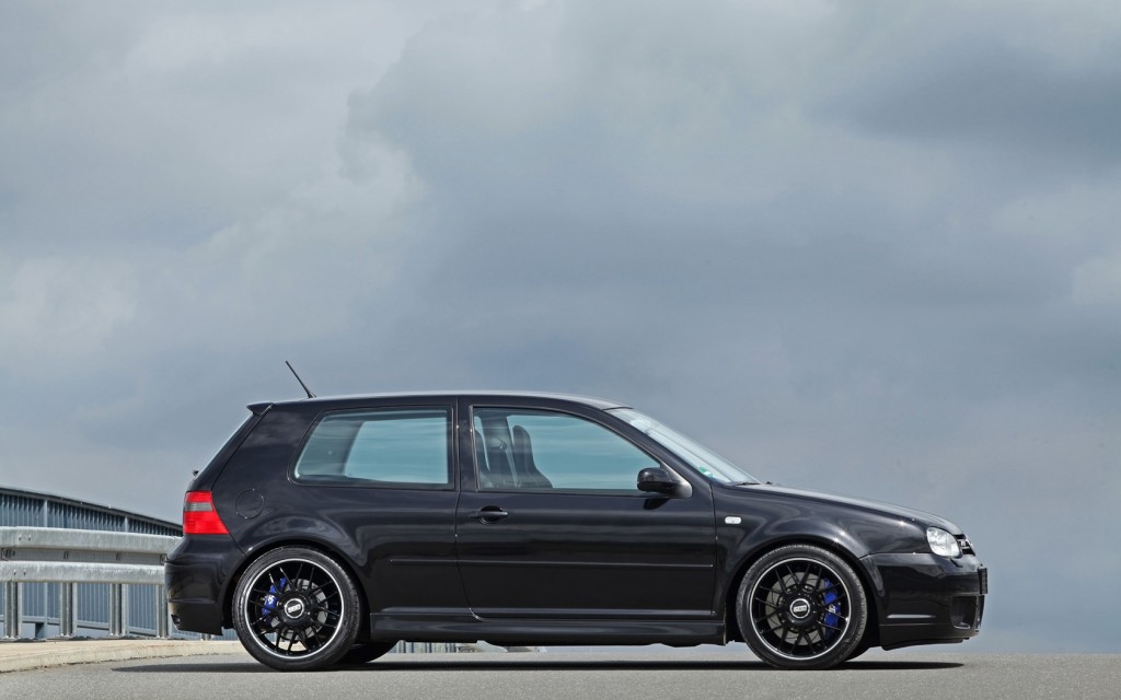 2014-HPerformance-Volkswagen-Golf-IV-R32-Static-7-1680x1050