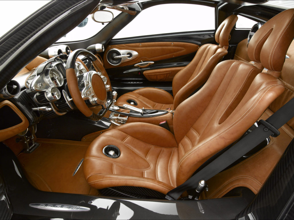 2011-Pagani-Huayra-Interior-1920x1440