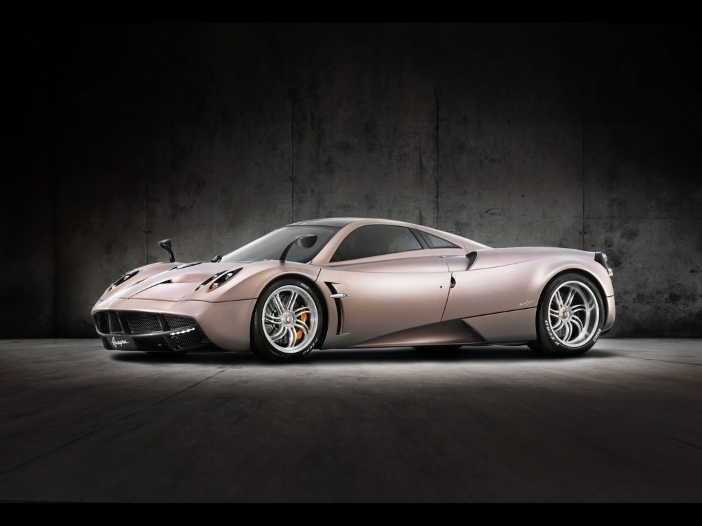 2011-Pagani-Huayra-Studio-Front-And-Side-1920x1440