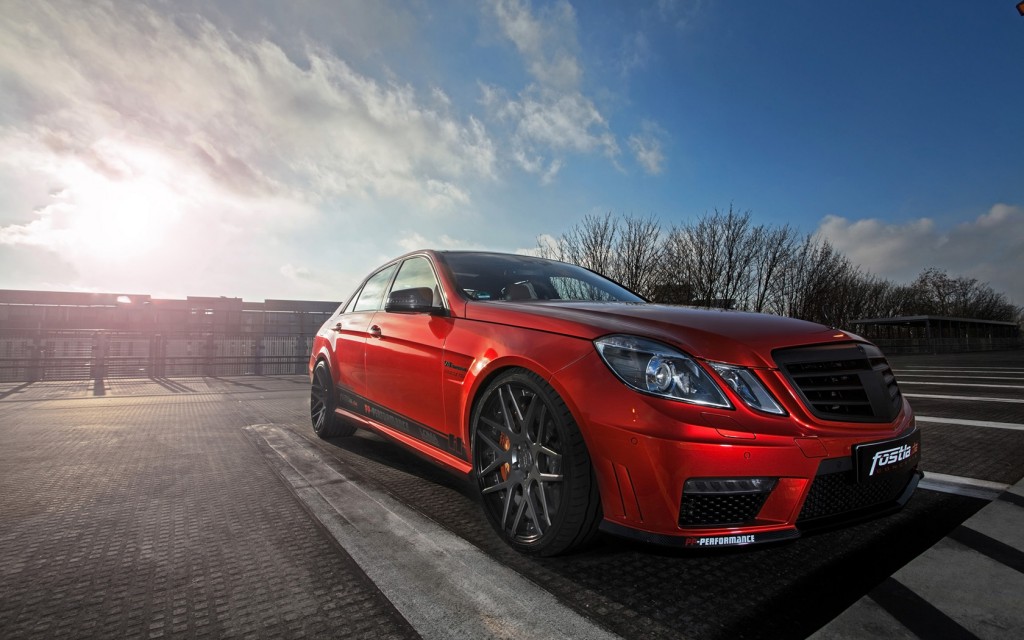 2015-fostla-de-Mercedes-Benz-E63-AMG-Static-10-1680x1050