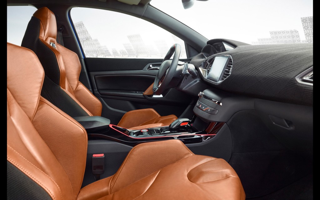 2015-Peugeot-308-R-HYbrid-Interior-1-1680x1050