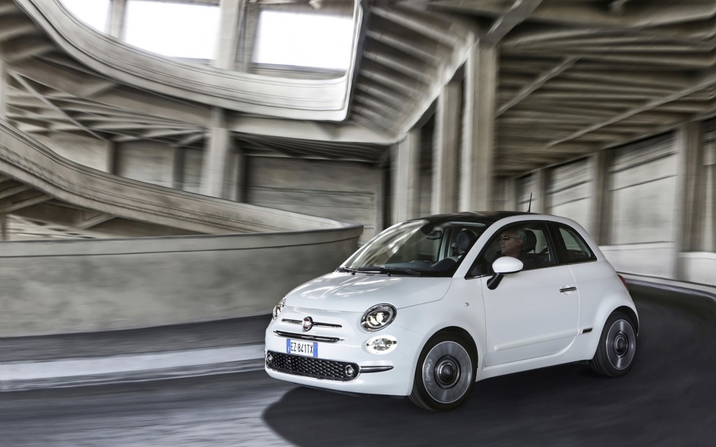 2016-Fiat-500-White-Motion-2-1680x1050