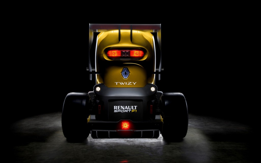 2013-Twizy-Renault-Sport-F1-Concept-Studio-5-1680x1050