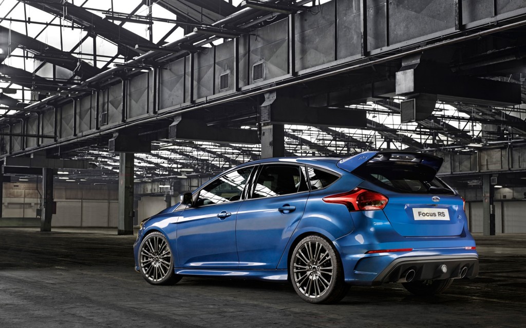 2015-Ford-Focus-RS-Static-4-1680x1050