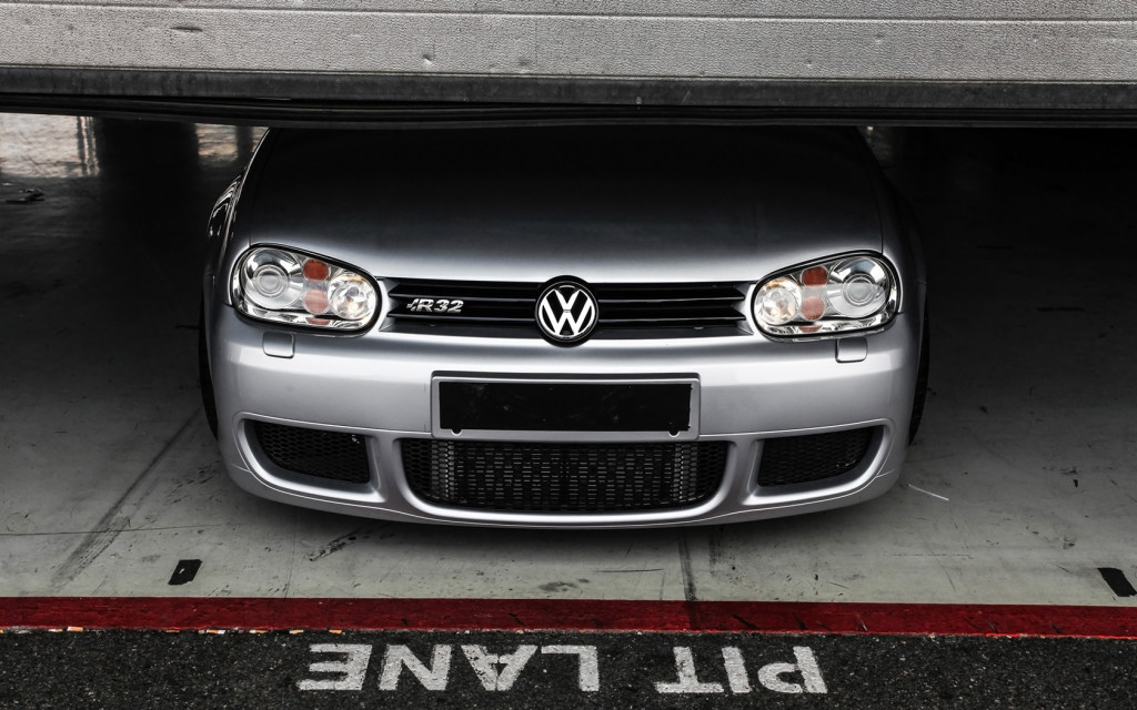 2015-HPerformance-Volkswagen-Golf-R32-Details-1-1680x1050