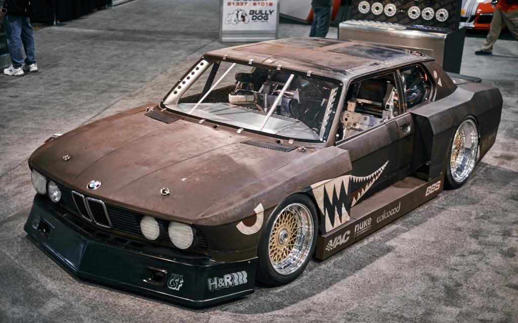 1985-H-and-R-Springs-BMW-535i-Rusty-Slammington-Static-9-1680x1050