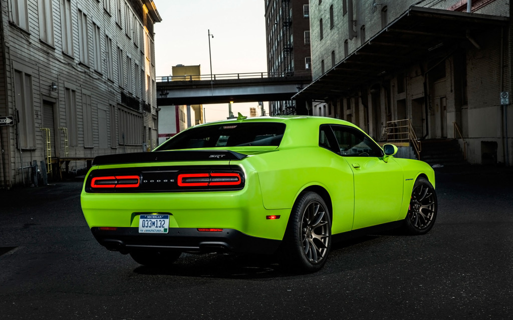 2016-Dodge-Challenger-SRT-Hellcat-Green-5-1680x1050