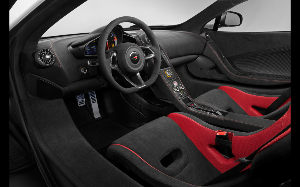 2015-McLaren-675LT-Interior-1-1680x1050