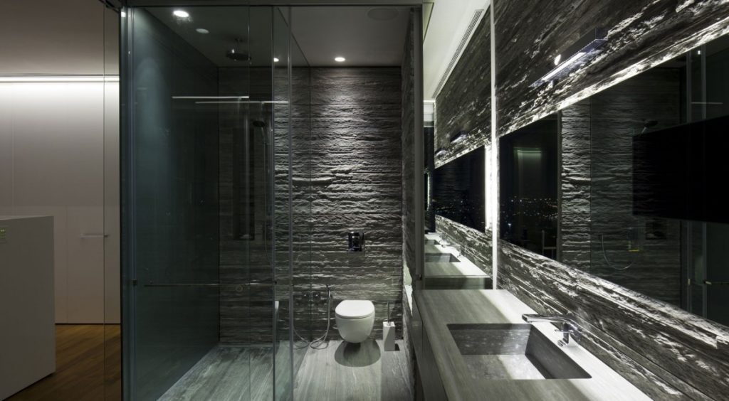 high-contrast-bathroom-design