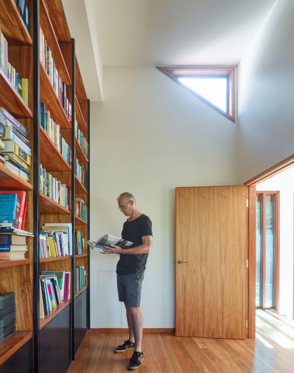 14huge-redwood-bookshelves-600x762