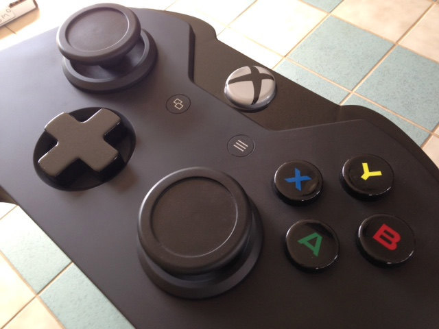 giant-xbox-one-controller-coffee-table-1