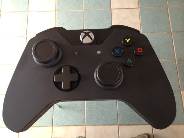 giant-xbox-one-controller-coffee-table-2